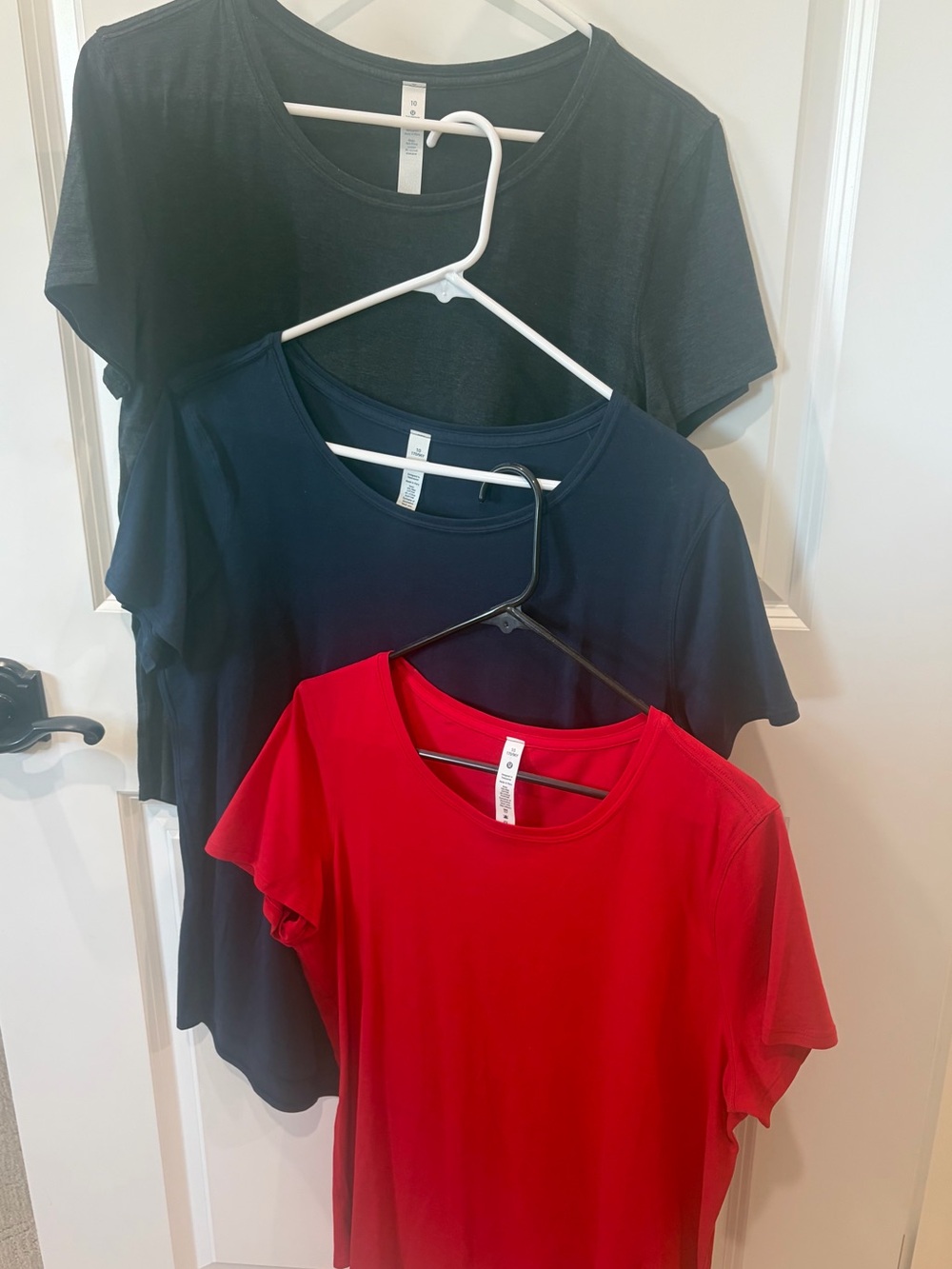 lululemon athletica (10) Love Crew Short Sleeve Tees in various colors, size 10